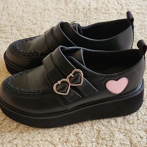 NIB Women's KOI Pathos Heart Wave Platform Shoes Size 6